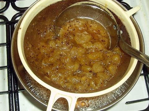 Ягоды крыжовника как вареные. «Царское» варенье из крыжовника