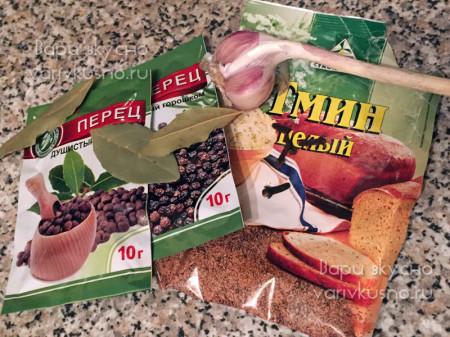 Грибы, маринованные на зиму. Простой рецепт приготовления маринованных груздей на зиму в банках. Маринованные подосиновики и подберезовики.