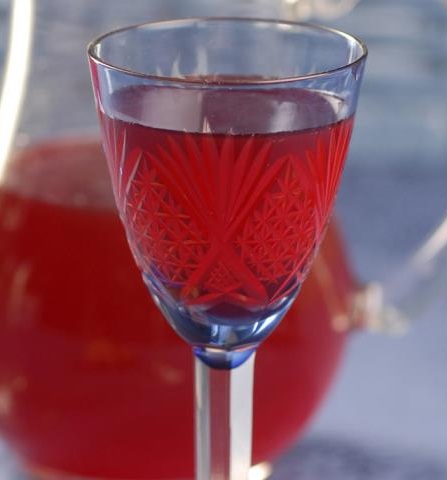 Ликер из клубники в домашних условиях.