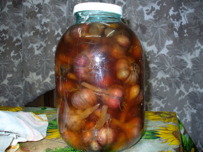 Маринованный чеснок на зиму как на рынке. Чеснок маринованный как на рынке