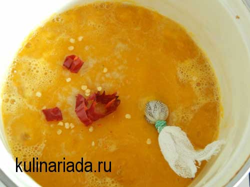 Ткемали из желтой алычи. Ткемали из красной алычи.