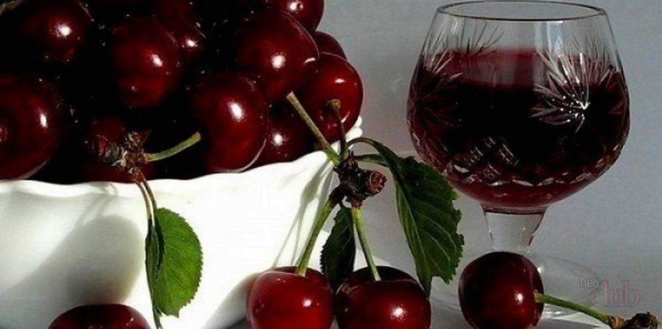 Вино из вишни с добавлением водки. Рецепт домашнего вина из вишни. Приготовление домашнего вина из вишни с косточкой
