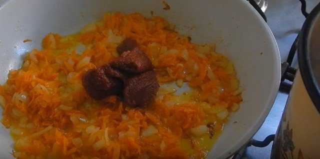 Грузинский суп харчо из баранины.