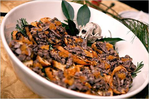 Котлеты из бобра и свинины. Шашлык на природе. Запеченное мясо бобра в духовке.